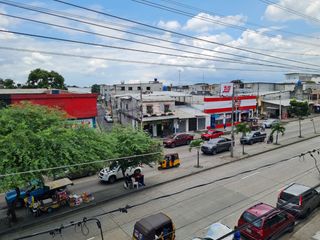 Foto 23 de Venta de Propiedad Esquinera de uso residencial y comercial, departamento de 2 pisos y 4 locales, Guasmo Central. Avenida Domingo Comin