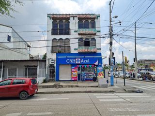 Foto 29 de Venta de Propiedad Esquinera de uso residencial y comercial, departamento de 2 pisos y 4 locales, Guasmo Central. Avenida Domingo Comin