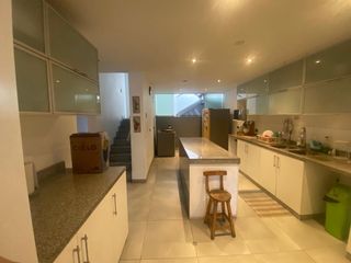 Foto 5 de VENDO LINDA CASA EN ESQUINA - REMODELADA - LA AURORA CON TERRAZA Y JARDÍN