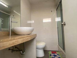Foto 11 de VENDO LINDA CASA EN ESQUINA - REMODELADA - LA AURORA CON TERRAZA Y JARDÍN