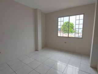 Foto 9 de Bonita Casa de 4 Dormitorios con Terraza en Urbanización Privada Portal de Los Esteros