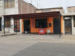 Foto 1 de En venta casa de 2 pisos cerca a parque - Trujillo