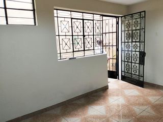 Foto 3 de CASITA / DEPARTAMENTO DE DOS PISOS EN ALQUILER EN BREÑA