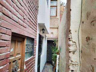 Foto 2 de CASITA / DEPARTAMENTO DE DOS PISOS EN ALQUILER EN BREÑA