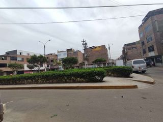 Foto 5 de Se Vende casa de 2 pisos frente a parque en Los Olivos