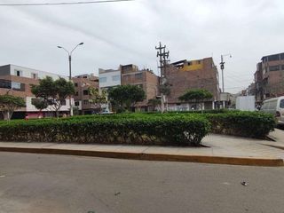 Foto 7 de Se Vende casa de 2 pisos frente a parque en Los Olivos