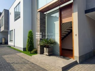 Foto 2 de Moderna Casa en El Sol de la Molina