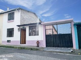 Foto 1 de DE VENTA TERRENO CON CASA EN LA MENA2, SUR DE QUITO
