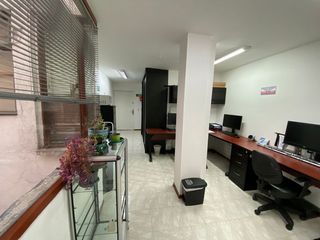 Foto 2 de VENDO OFICINA EN GALERÍAS