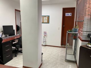 Foto 4 de VENDO OFICINA EN GALERÍAS
