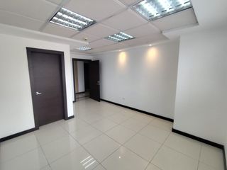 Foto 8 de RENTA OFICINA DE 25m2 EN EDIFICIO MODERNO CON GENERADOR ELECTRICO FORTUNE  PLAZA