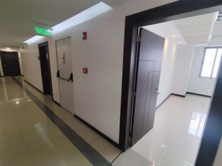 Foto 12 de RENTA OFICINA DE 25m2 EN EDIFICIO MODERNO CON GENERADOR ELECTRICO FORTUNE  PLAZA