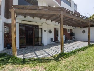 Foto 11 de SE VENDE UNA HERMOSA CASA DE PLAYA EN EL BALNEARIO DE SANTA ROSA