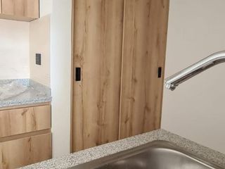 Foto 6 de SE VENDE APARTATESTUDIO EN EL EDIFICIO LA CASTELLANA