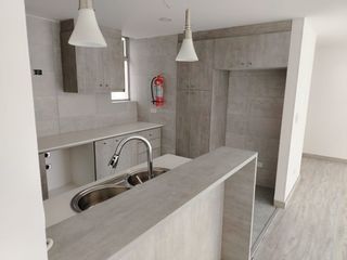 Foto 1 de DEPARTAMENTO  EN VENTA EN EDIFICIO SECTOR MOSCÚ QUITO