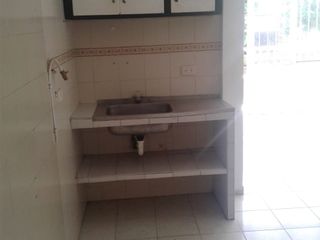 Foto 3 de Casa Esquinera en Venta dividida en 4 apartamentos Rentando
