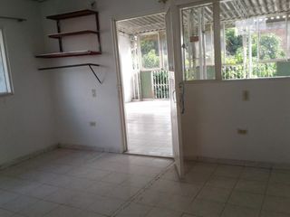 Foto 5 de Casa en Venta de 3 pisos dividida en 2 Apartamentos en Melgar