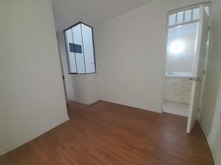 Foto 7 de Amplio Departamento En Venta Primer Piso - Comas