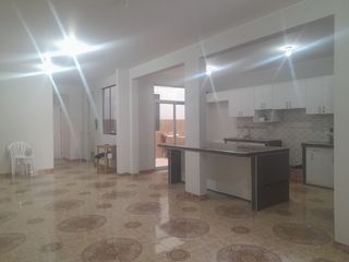 Foto 16 de Amplio Departamento En Venta Primer Piso - Comas