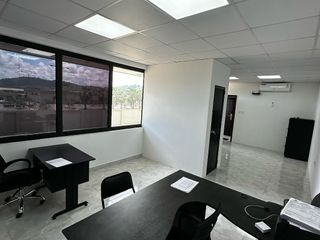 Foto 3 de OFICINAS EN ALQUILER EN PLAZA COMERCIAL DE PORTOVIEJO JUNTO A SERVIENTREGA