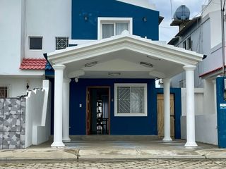 Foto 2 de Urbanización Villa Marina - Capaes, casa de 2 pisos, 3 dormitorios y balcón.