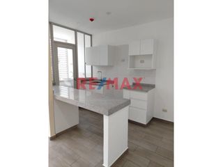Foto 1 de Se Alquila Moderno Departamento Cerca A Upao // ID: 1135752