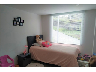 Foto 4 de Apartamento en Venta – 3 Hab, Parqueadero Cubierto y Acabados de Lujo