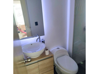 Foto 6 de Apartamento en Venta – 3 Hab, Parqueadero Cubierto y Acabados de Lujo