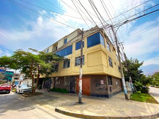 Foto 1 de Vendo Duplex En Calle Las Violetas - Urb Los Jardines (Smp)