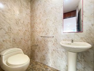 Foto 12 de Vendo Duplex En Calle Las Violetas - Urb Los Jardines (Smp)