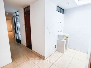 Foto 17 de Venta De Departamento En 3Er Piso En El Agustino