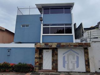 Foto 2 de Casa remodelada en venta en el barrio Centenario - Sur de Guayaquil