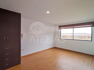 Foto 8 de CASA EN RENTA, CON 2 PARQUEOS, AVENIDA LOS CEREZOS - EL TEJAR