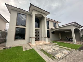 Foto 1 de VENTA CASA ESTANCIAS DEL RIO,  SAMBORONDON