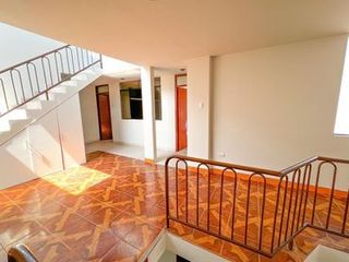 Foto 3 de Venta De Dúplex Con Azotea En Cercado de Lima