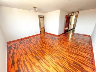 Foto 1 de Venta De Dúplex Con Azotea En Cercado de Lima