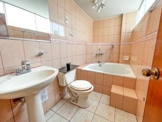 Foto 11 de Venta De Dúplex Con Azotea En Cercado de Lima
