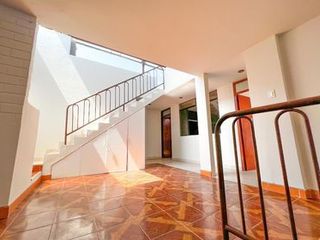Foto 4 de Venta De Dúplex Con Azotea En Cercado de Lima