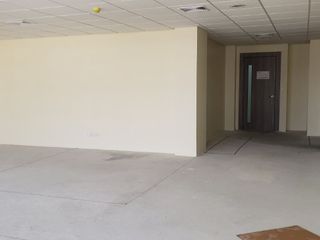 Foto 2 de Vendo Oficina Corporativa en Sky Building – 140 m² + 2 Parqueos