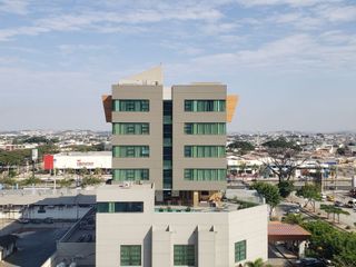 Foto 4 de Vendo Oficina Corporativa en Sky Building – 140 m² + 2 Parqueos