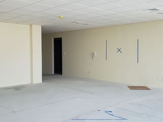 Foto 7 de Vendo Oficina Corporativa en Sky Building – 140 m² + 2 Parqueos