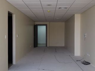 Foto 13 de Vendo Oficina Corporativa en Sky Building – 140 m² + 2 Parqueos