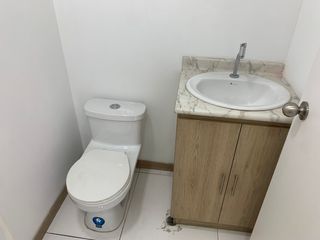 Foto 11 de Oficina de arriendo centro norte de quito cerca a la plaza de las américas