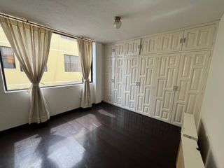 Foto 4 de DENTRO DE LA URBANIZACION EL CONDADO, HERMOSO DEPARTAMENTO EN RENTA