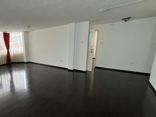 Foto 3 de DENTRO DE LA URBANIZACION EL CONDADO, HERMOSO DEPARTAMENTO EN RENTA