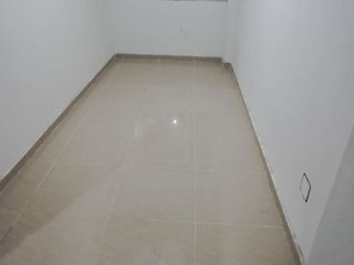 Foto 1 de SE ALQUILA CUARTO  EN UN TERCER PISO EN SAN MARTIN DE PORRES