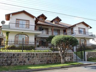 Foto 1 de Casa de renta en Cumbaya sector USFQ, estratégica ubicación cerca al Paseo San Francisco, principales bancos y centros de entretenimiento.