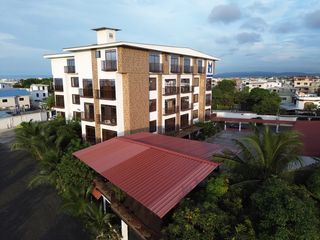 Foto 1 de Moderno departamento con balcón, piscina y áreas sociales en Katamar II - Manta