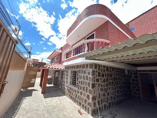 Foto 3 de SE VENDE CASA RENTERA SECTOR SAN ANTONIO MITAD DEL MUNDO