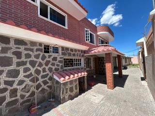 Foto 1 de SE VENDE CASA RENTERA SECTOR SAN ANTONIO MITAD DEL MUNDO